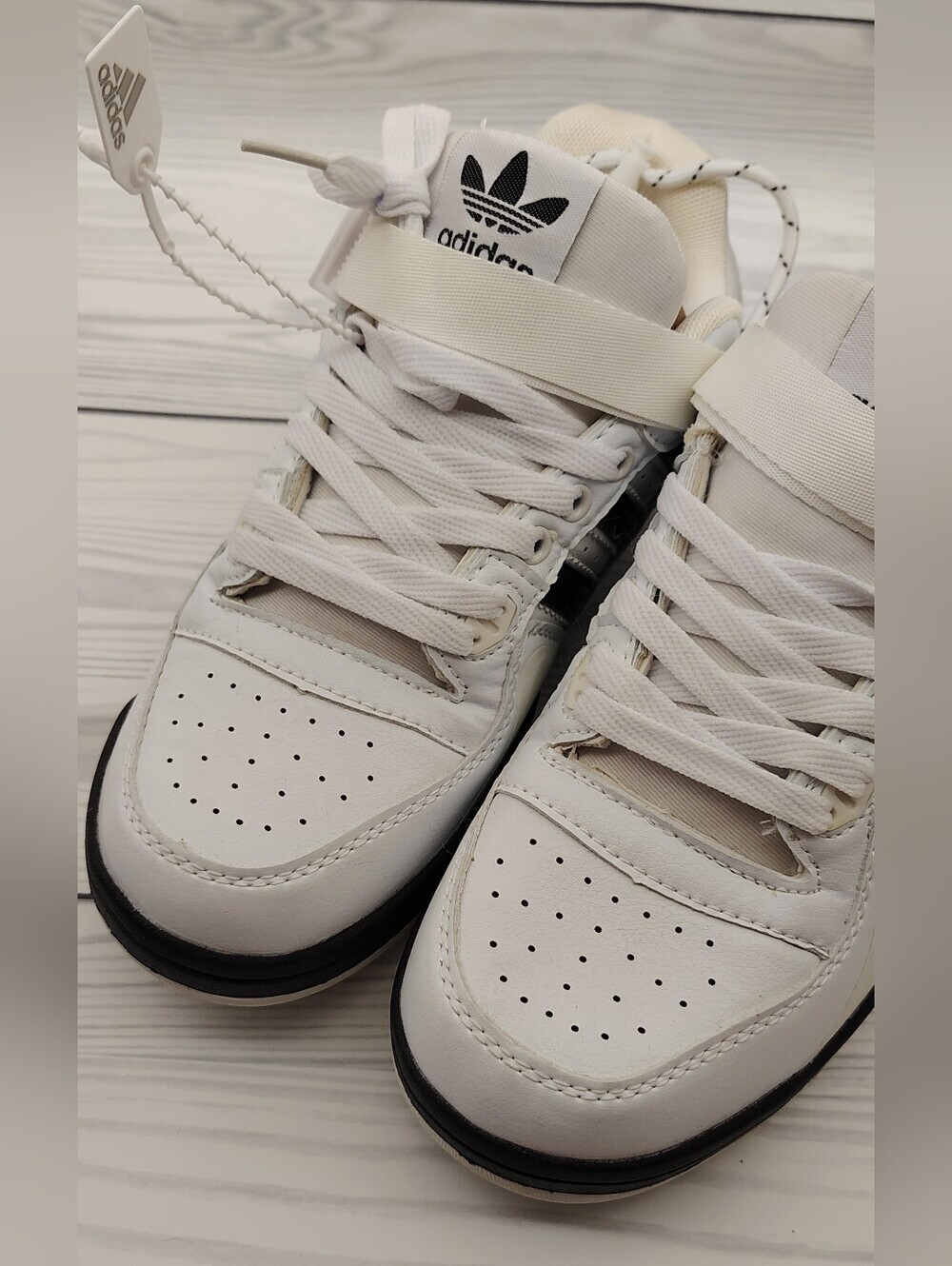 Adidas White & Black High-Top Retro Sneake Size 8.5 Men's - Picture 7 of 16